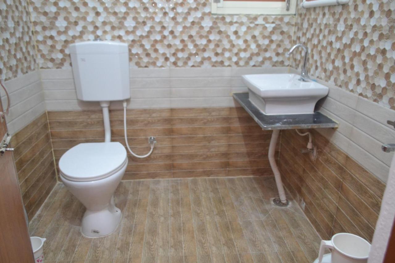 Hotel Golden Palace Kendrapara Екстер'єр фото